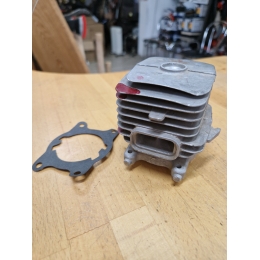 Cylinder do podkaszarki MCCULLOCH MT300